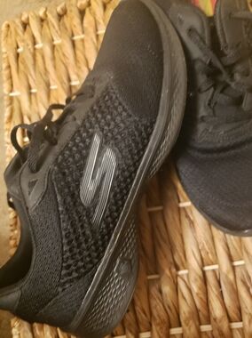 Skechers Women's Black Knit Lace-Up Athletic Sneakers